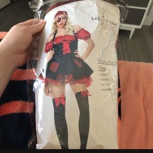 Leg Avenue Pirate Costume